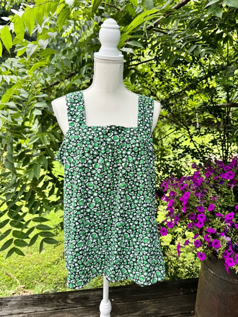 Cato Women’s XL Green Black White Geometric Sleeveless Blouse - Picture 1 of 9
